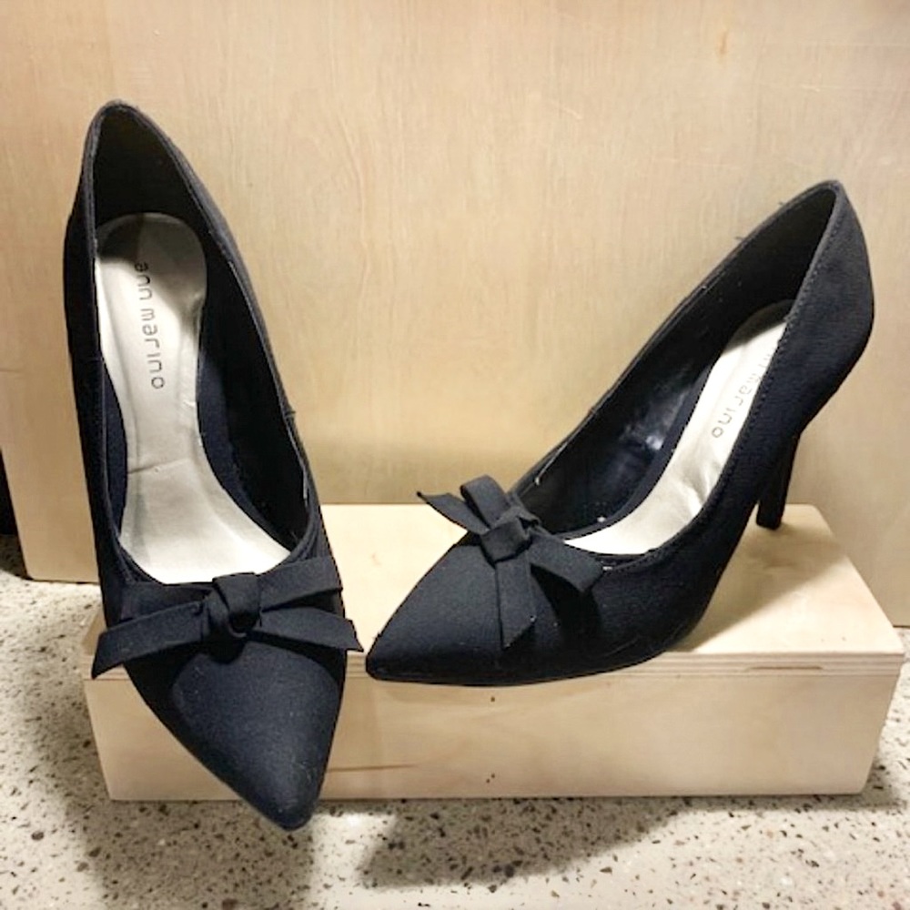 Ann Marino Classic Black Bow Pointed Toe Pumps | 8.5